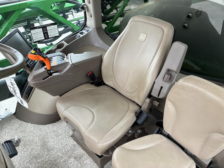 2021-john-deere-r4030-image-79