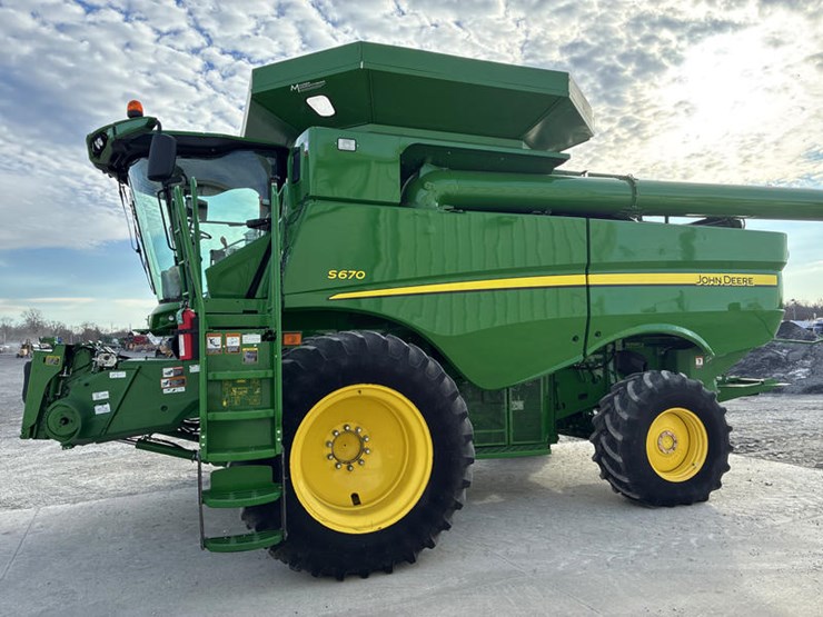 2015-john-deere-s670-image-10