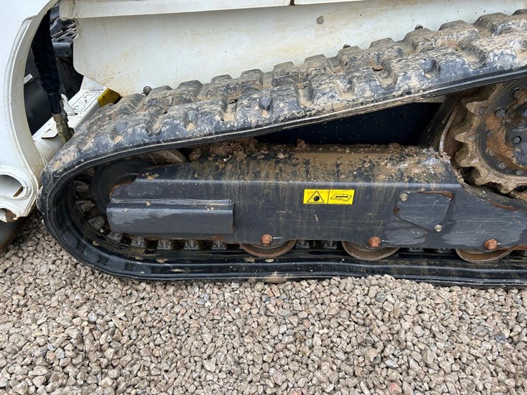 2023-bobcat-t450-image-17