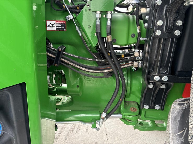 2025-john-deere-9r-590-image-36