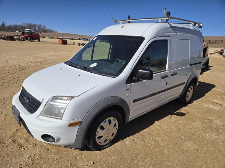 2013-utility-van-image-1