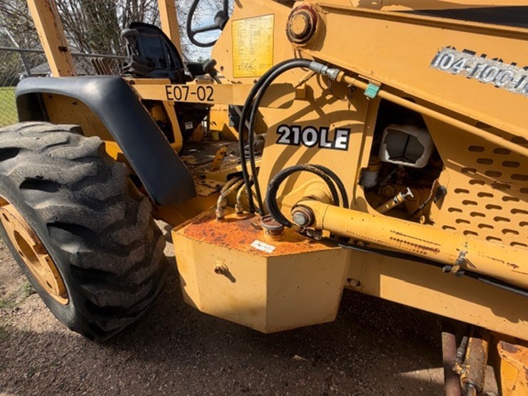 deere-210le-image-26