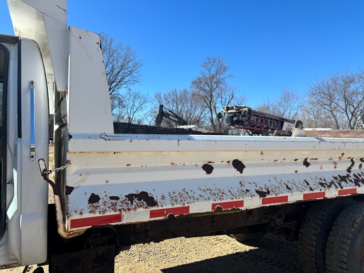 2003-ford-f650-image-34