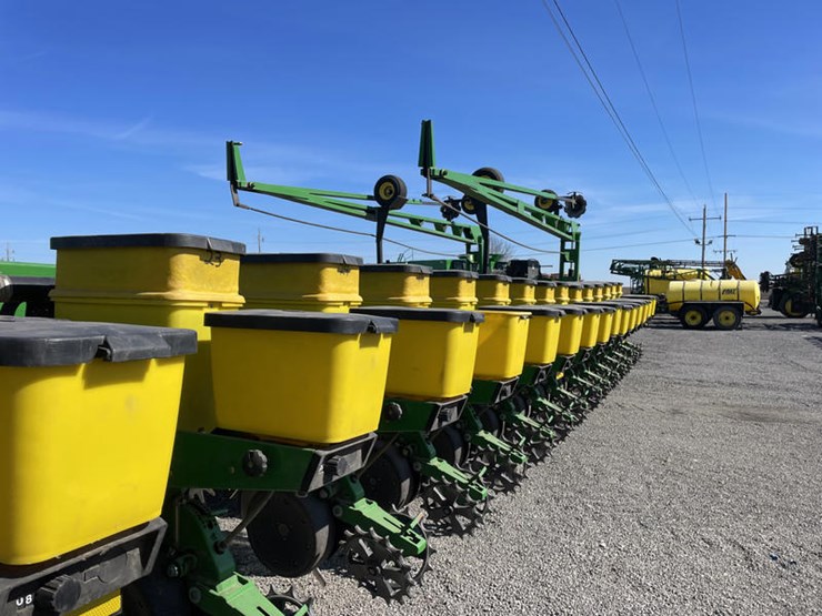 2004-john-deere-db90-image-78