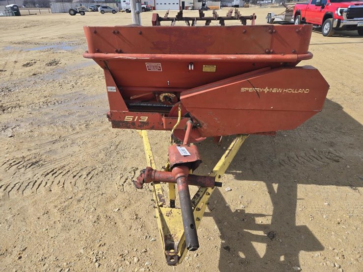 new-holland-513-image-2