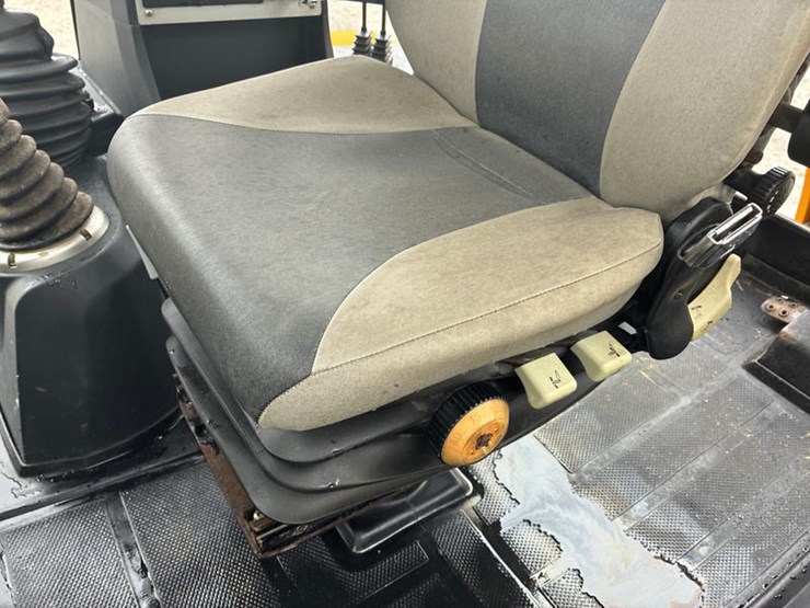 2019-jcb-3cx-image-66