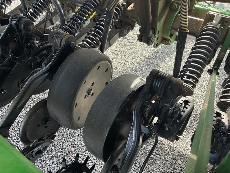 2005-john-deere-1690-image-50