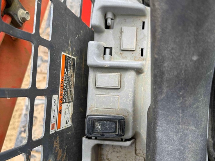 2017-kubota-svl75-2-image-22