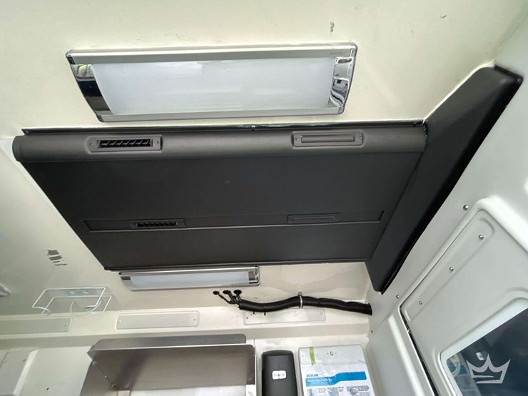 2021-mercedes-benz-sprinter-4500-image-30