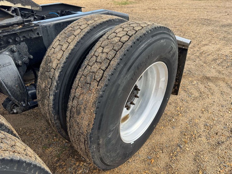 2017-western-star-4700-image-30