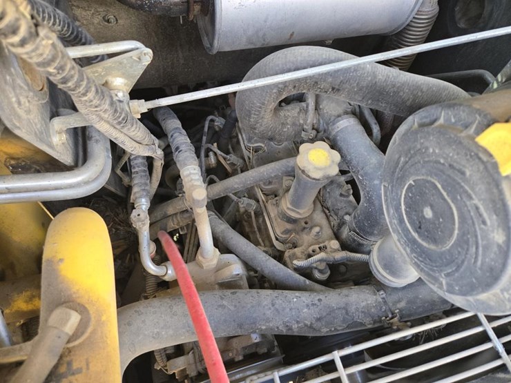 new-holland-l220-image-7