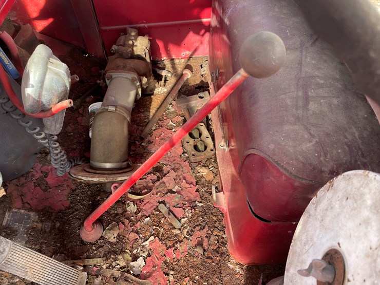 #4206-•-1951-mack-fire-truck-cab-and-chassis,-(no-title)-image-25