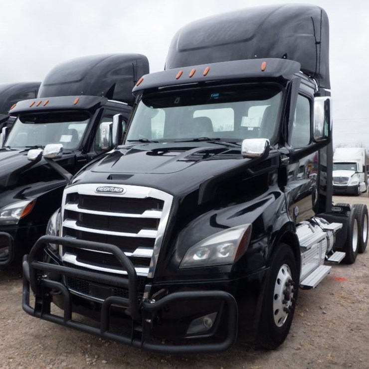 2022 FREIGHTLINER CASCADIA 116