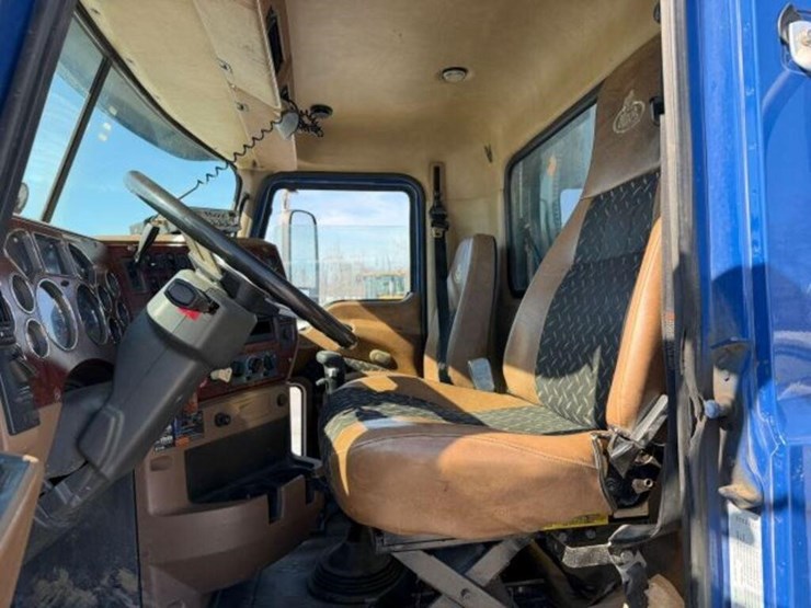 2008-mack-gu813-tri/a-boom/flatbed-truck-1m2ax16c9-image-22