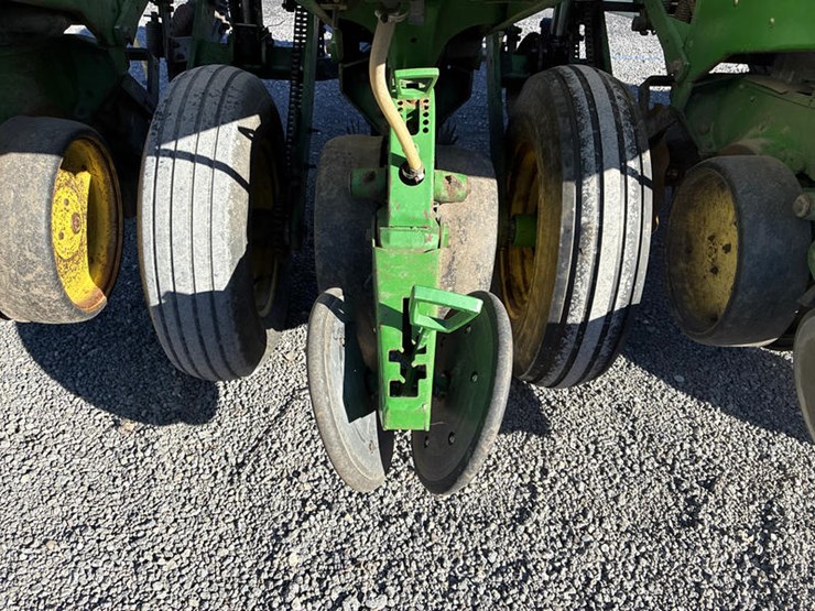 john-deere-7200-image-41