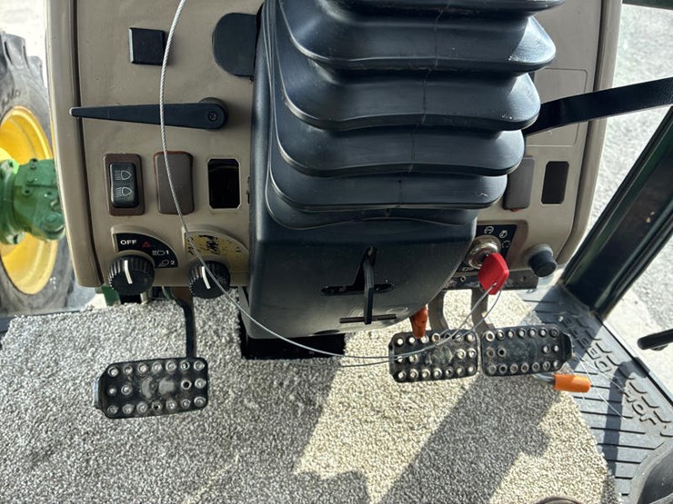 2009-john-deere-6115d-image-66