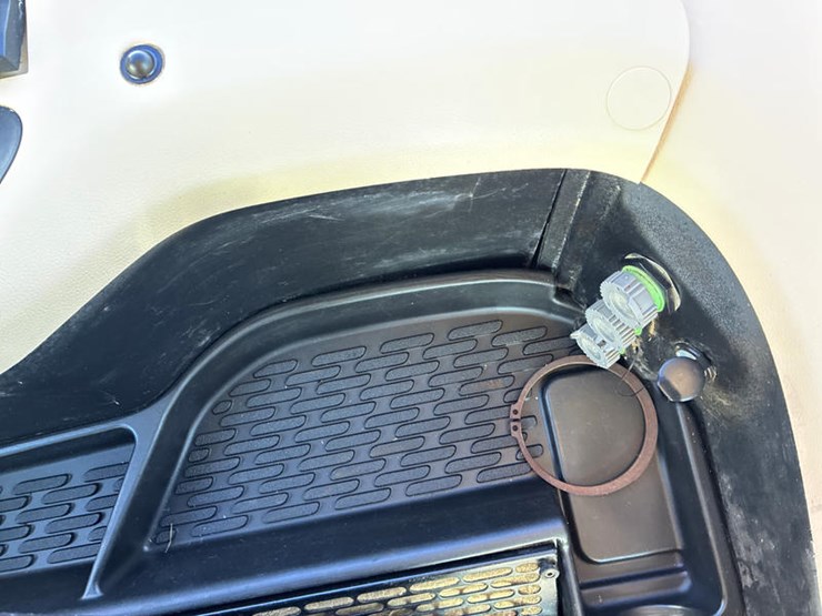 2024-case-ih-magnum-310-afs-connect-image-80