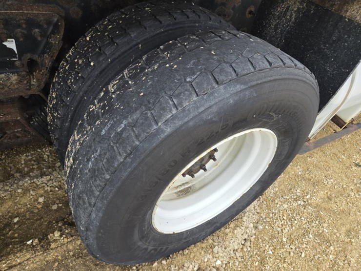 2014-international-7400-image-9