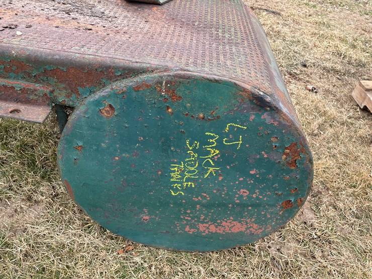 #4225-•-mack-saddle-fuel-tanks-image-8