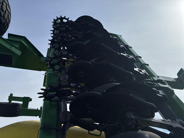 2005-john-deere-1690-image-32