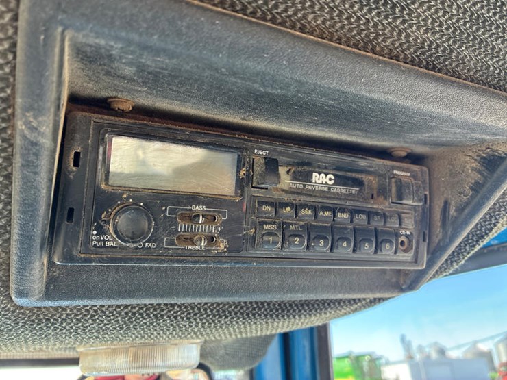 1990-ford-8730-image-63