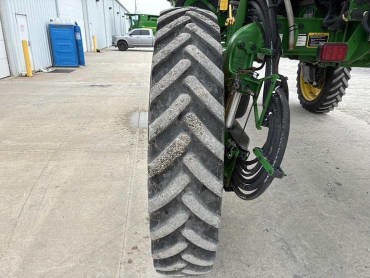 2021-john-deere-r4030-image-64