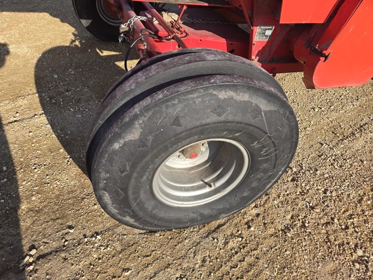 massey-ferguson-850-image-12