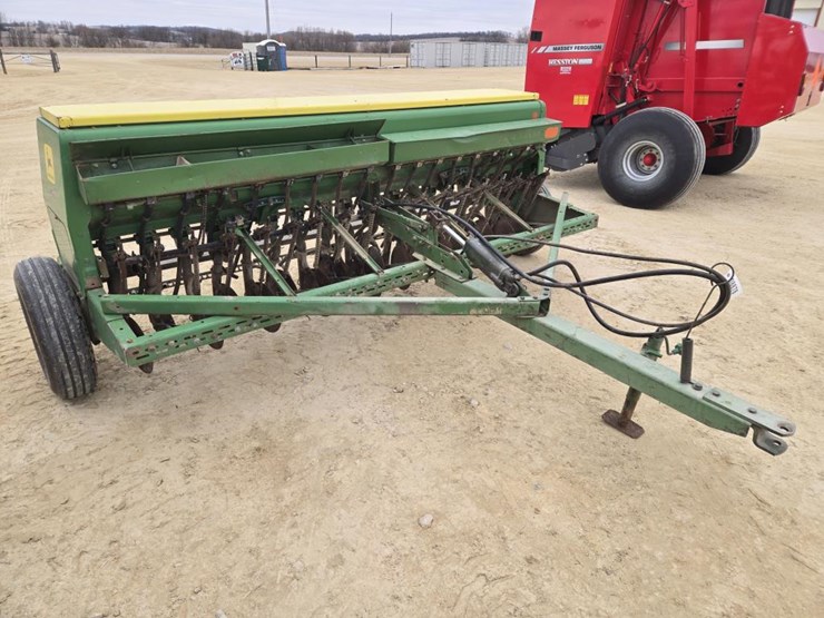 john-deere-8200-image-1