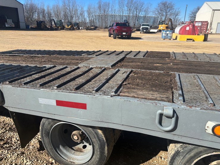 #2320-•-2008-interstate-30'-tri-axle-equipment-trailer-image-17