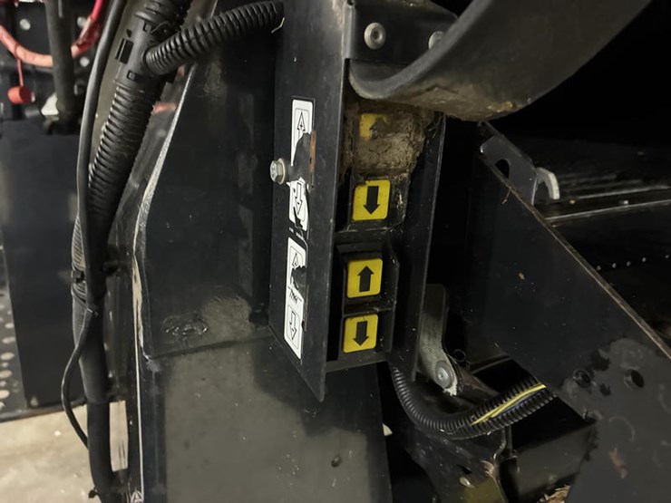 2012-case-ih-7230-image-58