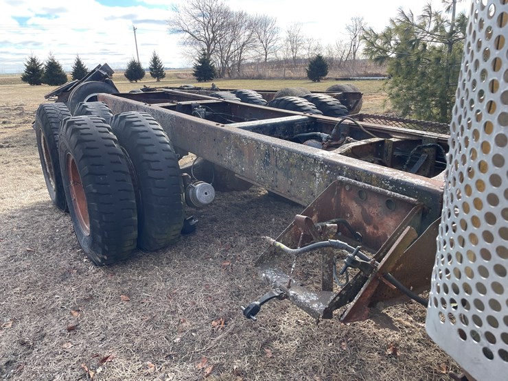 1963-mack-b61-image-16