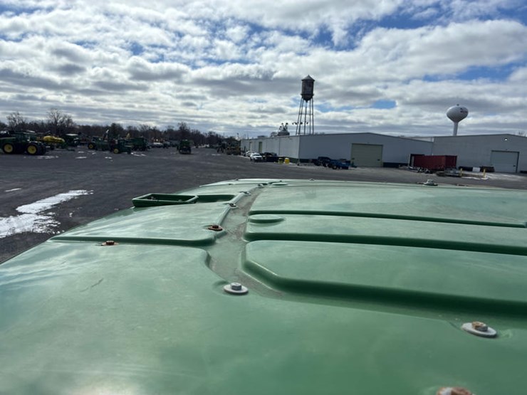 2013-john-deere-8335r-image-71