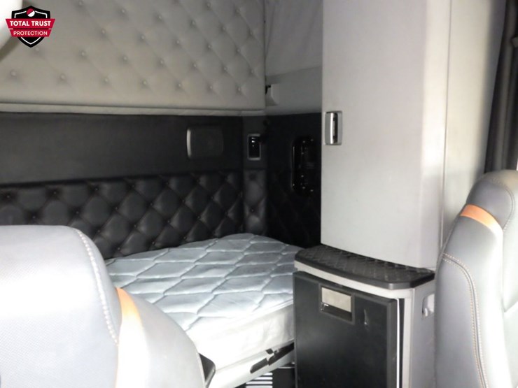 2022-kenworth-t680-image-6