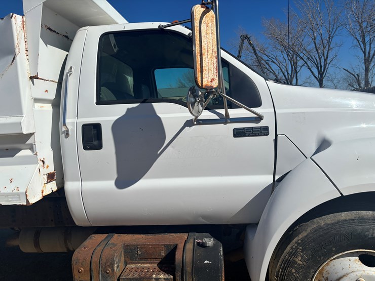 2003-ford-f650-image-16