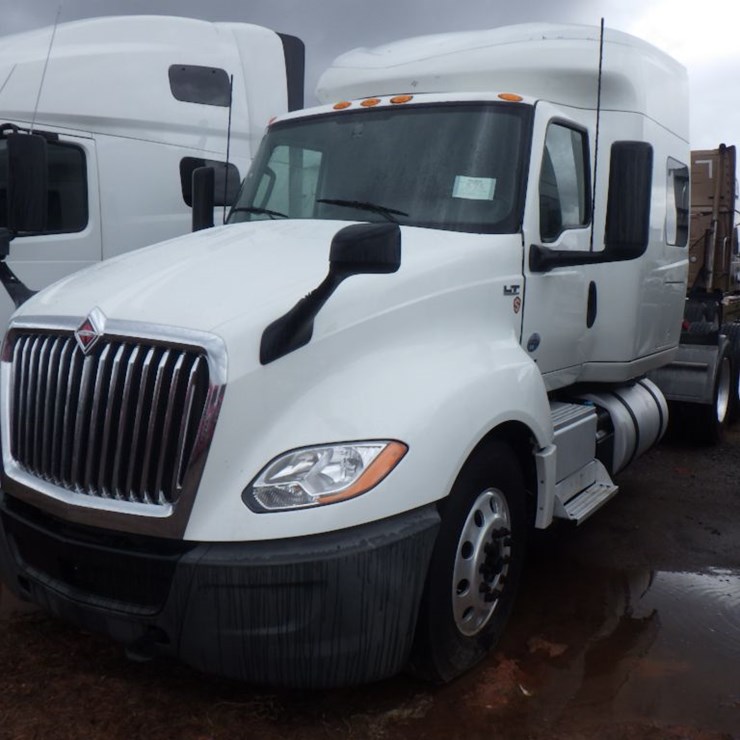 2021 INTERNATIONAL LT