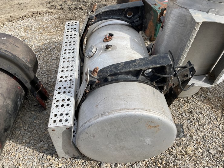 #4267-•-(2)-aluminum-fuel-tanks-image-5