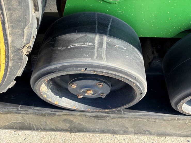 2001-john-deere-9300t-image-56