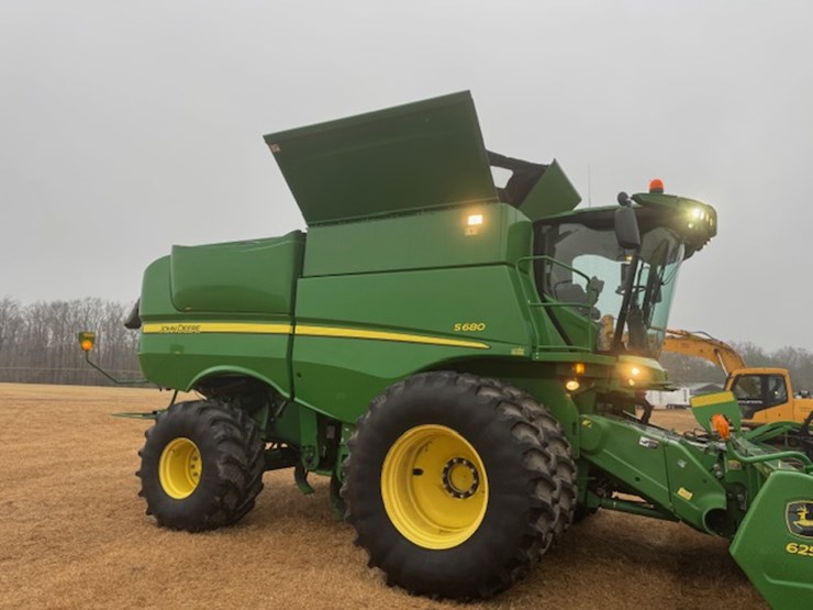 2014-john-deere-s680-image-52