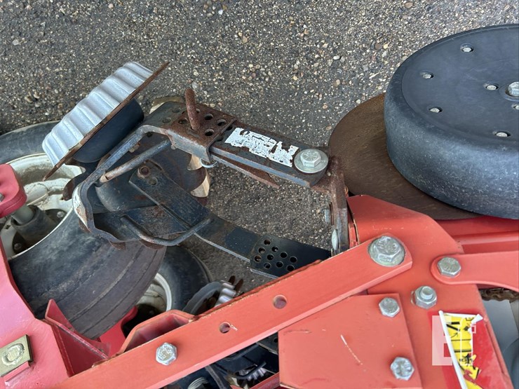 2009-white-8516-image-33