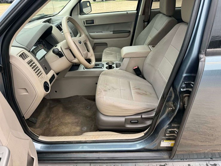 2012-ford-escape-xlt-image-11