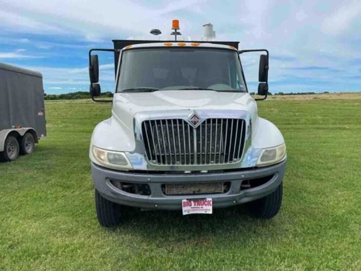 2014-international-durastar-4300-image-3