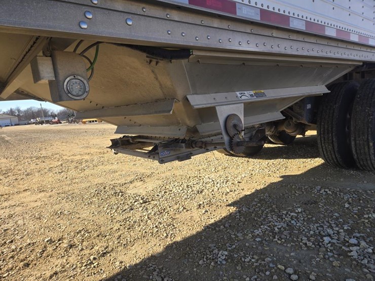 2016-wilson-grain-trailer-image-11