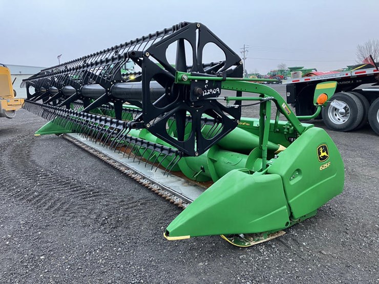 2011-john-deere-625f-image-1