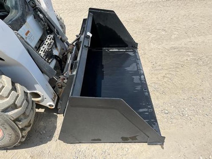 wildcat-68"-skid-steer-snow/litter-bucket-image-4