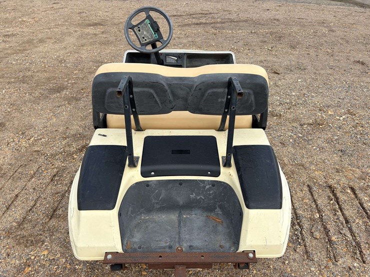 2002-ez-go-gas-powered-golf-cart-image-6