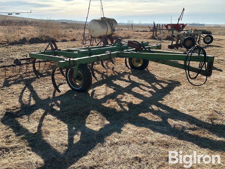 john-deere-100-image-3