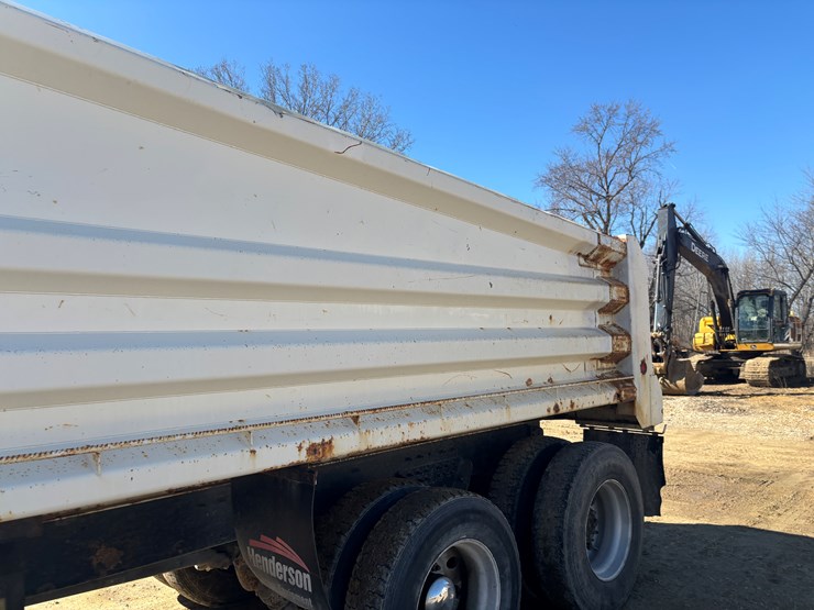 2009-peterbilt-340-image-47