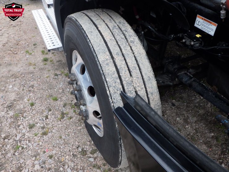 2021-freightliner-cascadia-116-image-23