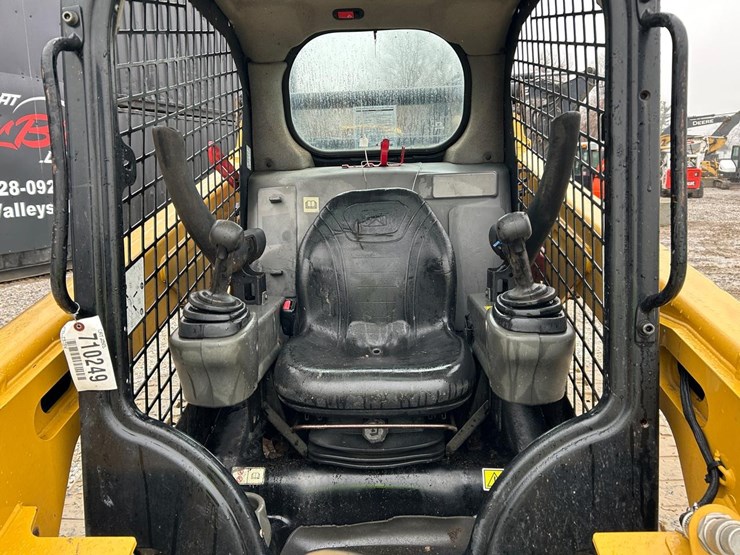 2019-caterpillar-259d-image-12