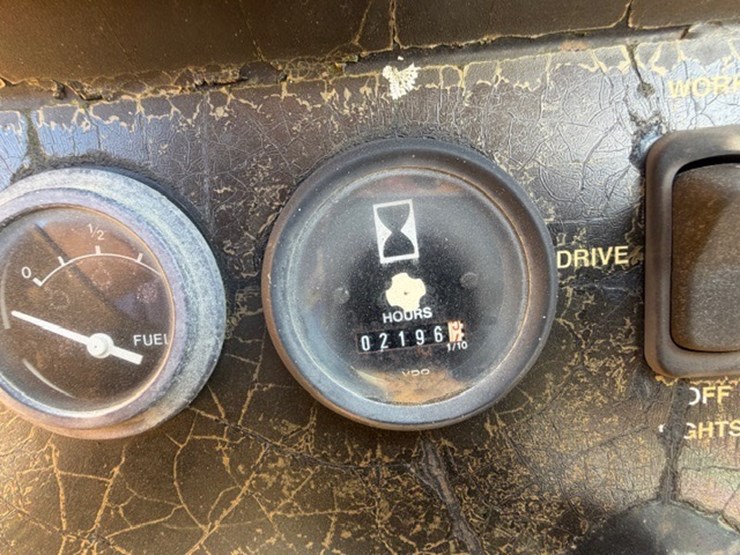 deere-210le-image-43